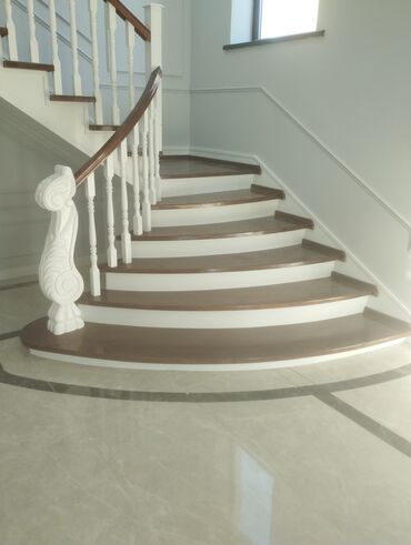 Деревянные лестницы: Деревянная лестница Для дома, Форма лестницы: Много-маршевая, Стиль: Классический — 7