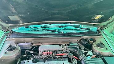 Унаа: Hyundai Elantra: 2001 г., 2 л, Кол менен иштөөчү, Бензин, Седан — 7