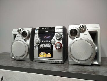 Динамики и колонки: Продаю недорого AIWA музыкальный центр есть AUX. есть и другие муз