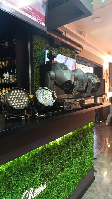 cafe: Robot lazer ve led ışıqlandırmalar ıdare etme puytuda var hec bır