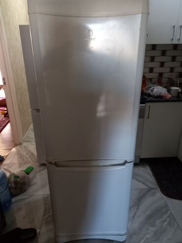 Кухонные плиты и варочные поверхности: 2 двери Indesit Холодильник Продажа, цвет - Белый