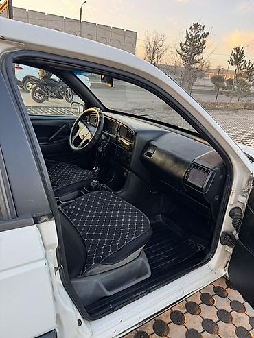 Volkswagen: Volkswagen Passat Variant: 1992 г., 1.8 л, Механика, Бензин, Универсал — 3