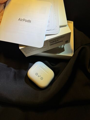 купить правый наушник airpods 2 бу: Продаю почти что новые ОРИГИНАЛЬНЫЕ наушники AirPods 3 серии. В