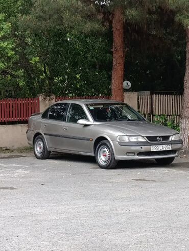 скутер купить бу: Opel Vectra: 1.8 l | 1999 il Sedan