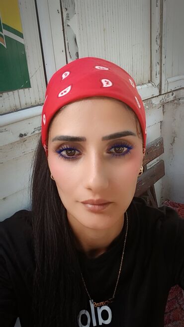 restaranda is: Ofisiant. 6 ildən artıq təcrübə