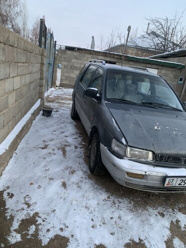 Mitsubishi: Mitsubishi Space Wagon: 1992 г., 1.8 л, Механика, Бензин, Минивэн