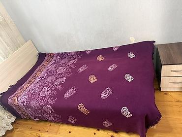 Одеяла и пледы: Продаю односпальную кровать. Цена 3000. Цена окончательная — 2