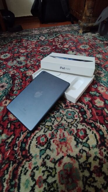 Apple iPad: İşlənmiş Apple iPad Mini, 7,9", < 64 GB, Ünvandan götürmə