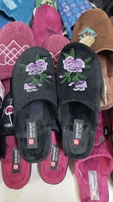 Домашние тапочки: Домашние тапочки GEZER - Мягкие плюшевые тапочки-мулы с открытой — 5