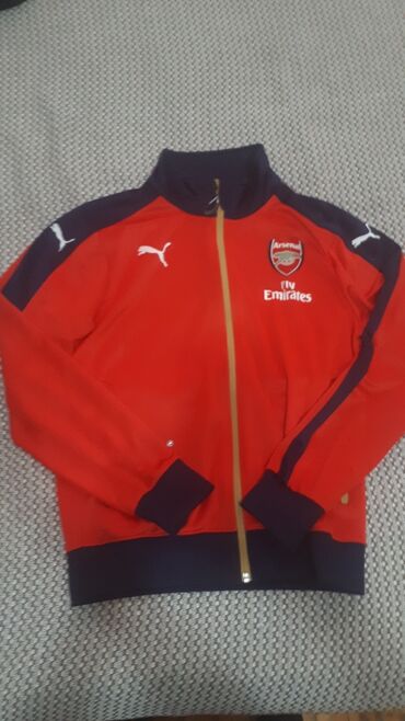 Trenajorlar: Arsenal Razmer-S 20azn,puma Razmer-M 20azn,beşiktaş Razmer-M