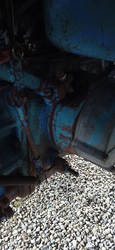 Traktorlar: Kənd təsərrüfatı üçün universal təkərli traktor - Rəng: mavi, geniş — 17