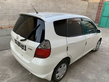 Honda: Honda Fit: 2005 г., 1.3 л, Вариатор, Бензин, Хэтчбэк — 6