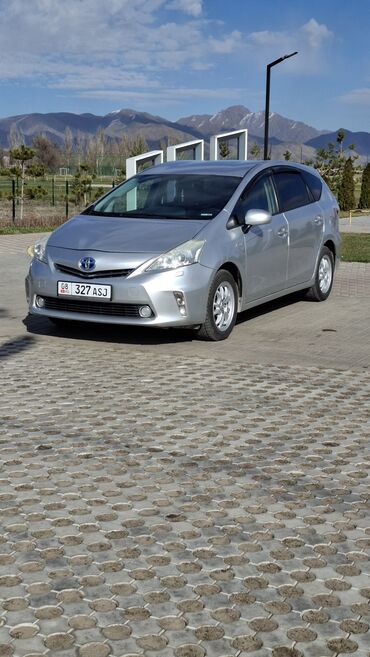 Toyota: Toyota Prius: 2013 г., 1.8 л, Автомат, Гибрид, Хэтчбэк