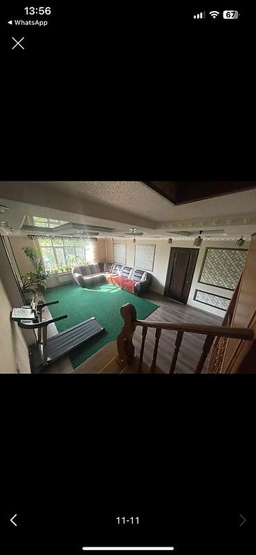 Продажа коттеджей и домов: Продаётся дом с хозяйственным двором и постройками. Основные — 8