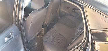 Hyundai: Hyundai Accent: 1.4 l | 2015 il Sedan — 4