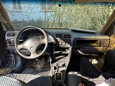 mers e210: Opel Vectra: 1989 г., 2 л, Механика, Бензин, Седан — 5