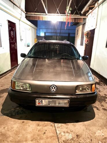 Volkswagen: Volkswagen Passat: 1992 г., 1.8 л, Механика, Бензин, Универсал