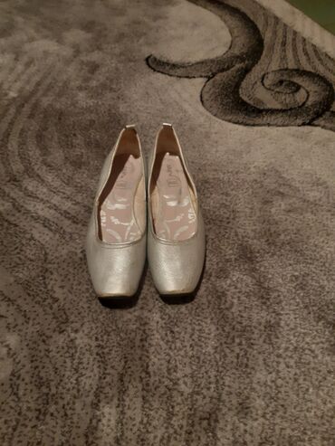 srebrna haljina i cipele: Baletanke, 41