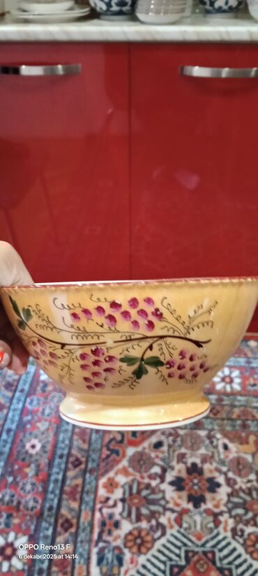 Digər dəstlər və servizlər: Porselen dekorativ dəst - Tərkib: 1 ədəd iri vaza və 2 ədəd kase — 12