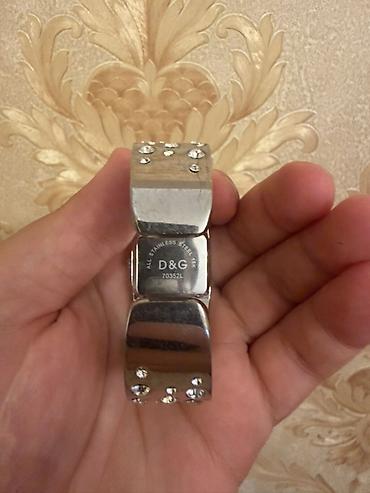 Qol saatları və aksesuarlar: DKNY qadın qol saatları (2 ədəd set) 1) Qızılı rəngli DKNY saat - — 6