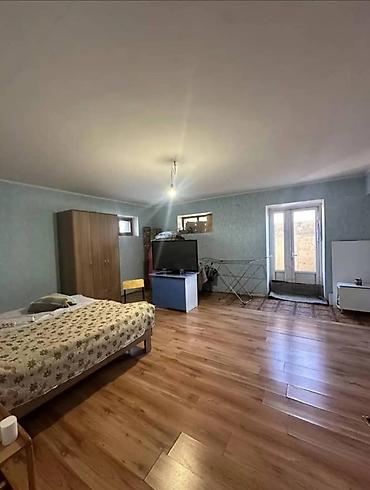 Продажа коттеджей и домов: Продается просторный дом с участком 16 соток ж/м Ынтымак (ул — 16