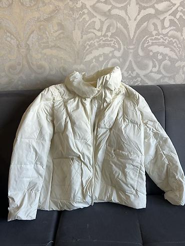 Пуховики и зимние куртки: Продаются 1. 600сом 2. ⁠600сом 3. ⁠500сом 4. ⁠500сом 5. ⁠600сом — 5
