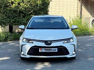 машина дешовые: Toyota Corolla: 2022 г., 1.8 л, Вариатор, Гибрид, Седан — 2