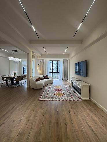 Продажа квартир: 3 комнаты, 131 м², Элитка, 4 этаж, Дизайнерский ремонт — 1