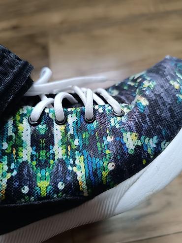 Patike: Reebok patike sa šarenim printom i kaišem na čičak - Model: visoke — 4