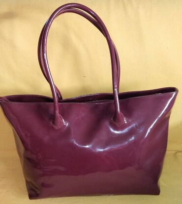 Torbe: Calvin Klein bordo lakovana torba Prelepa lakovana torba Calvin Klein — 4