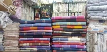 Комплекты постельного белья: Постельное бельё, плед пледы, покрывала, полотенца банные для лица — 30