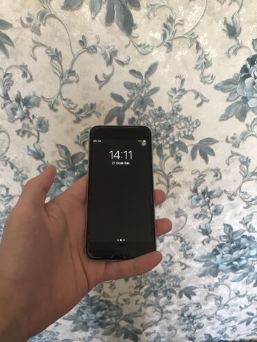 Apple iPhone: IPhone 6, 16 GB, Gümüşü