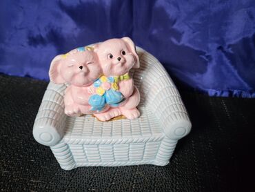 Ostali kućni dekor: Porcelanska nova sparkasa,ukras,vintaz. Visina. 10cm — 1