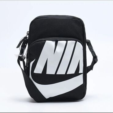 сумка черная: Сумка Nike
срочно