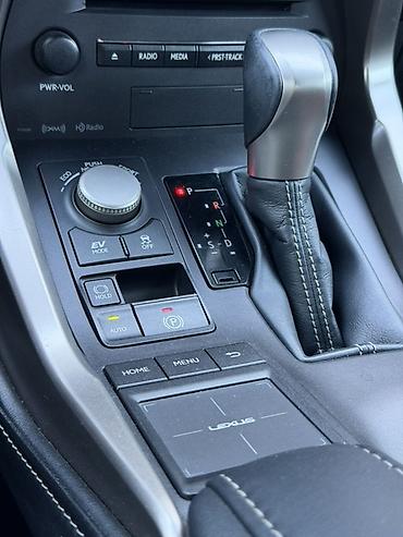 Lexus: Lexus NX: 2017 г., 2.5 л, Вариатор, Гибрид, Кроссовер — 10