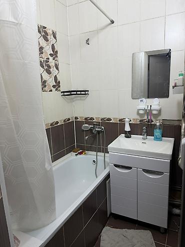 3 комнатный квартиры: 3 комнаты, 72 м², Бишкек Парк ТРЦ 105 серия, 5 этаж, Косметический ремонт — 10