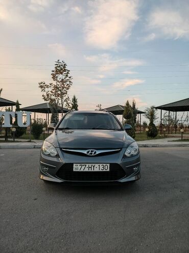 şirəçəkən maşınlar: Hyundai i30: 1.4 l | 2010 il Universal