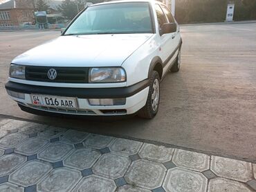 продается машина: Volkswagen Vento: 1993 г., 1.8 л, Механика, Бензин, Седан