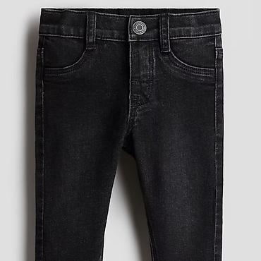 stringer alt geyimi: Uşaq cins şalvarı – qara rəng
Ölçü 74/80
H&M — 3