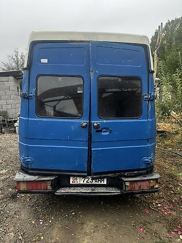 Фургон Volkswagen LT с высоким крышеобразным кузовом. Характеристики