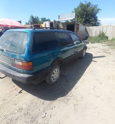 семиместные машины: Volkswagen Passat Variant: 1991 г., 0.2 - engine capacity л, Механика, Бензин, Универсал