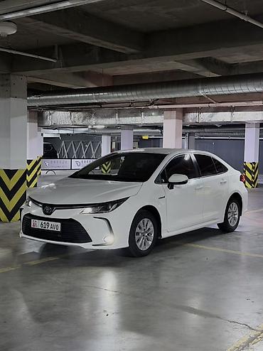 corola: Toyota Corolla: 2019 г., 1.8 л, Вариатор, Гибрид, Седан — 1