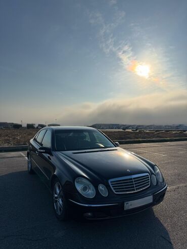 mersedes qapi: Mercedes-Benz E 270: 2.7 l | 2003 il Sedan