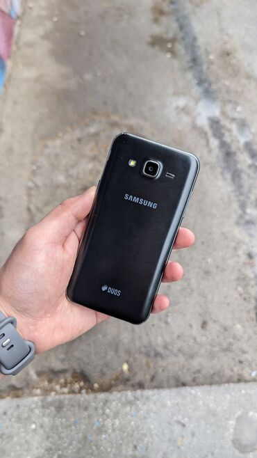 самунг: Samsung Galaxy J5, Б/у, 8 GB, цвет - Черный, 2 SIM