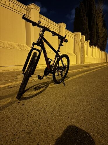 İdman velosipedləri: İşlənmiş Dağ velosipedi 26", sürətlərin sayı: 21, Ünvandan götürmə — 8