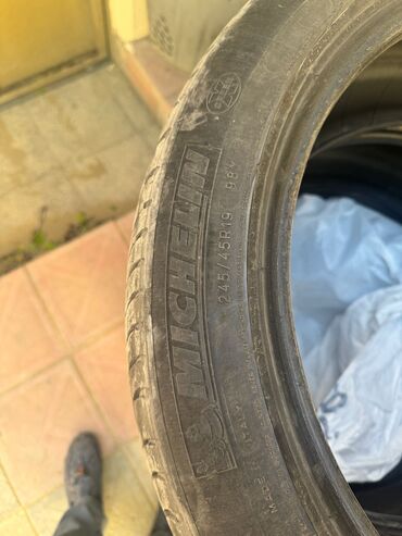 Шины: Б/у Шина Michelin 245 / 45 / R 19