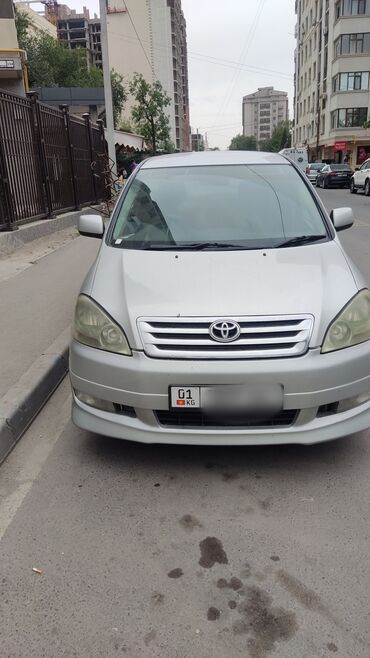 таета джип: Toyota Ipsum: 2002 г., 2.4 л, Автомат, Газ, Минивэн