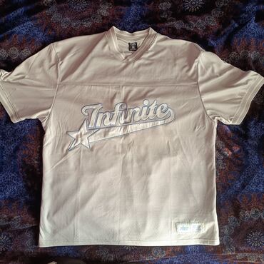 спортивные костюмы в баку: Infinite temalı oversize futbolka -açıq krem/boz tonlarında -