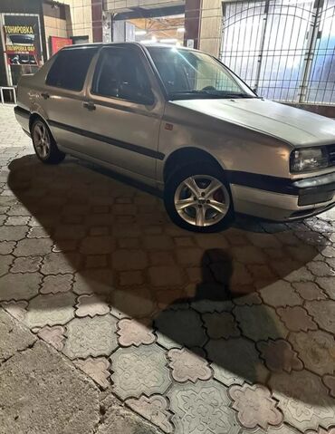 чехол для авто бу: Volkswagen Vento: 1993 г., 1.8 л, Робот, Бензин, Седан