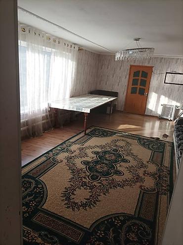 Продажа коттеджей и домов: Продается дом в г. Токмак в центре 20 соток. Дом кирпичный, отопление — 10